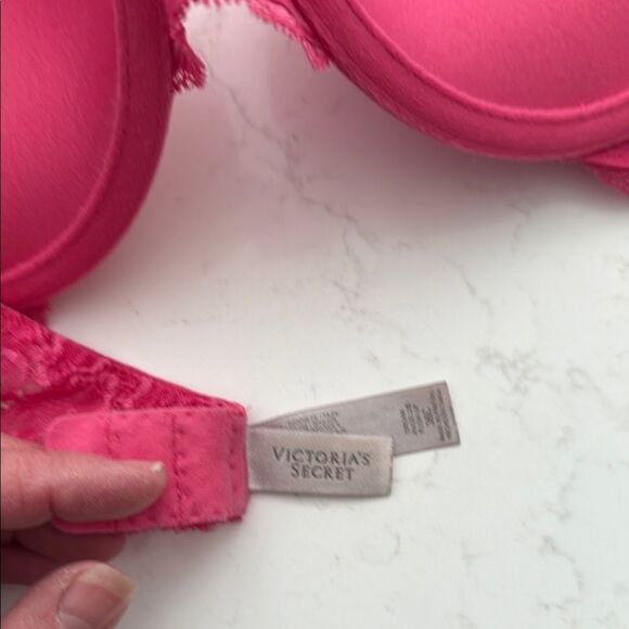 Victoria Secret Pink Lace Trimmed Bra.  Size 36 C. - Picture 4 of 6